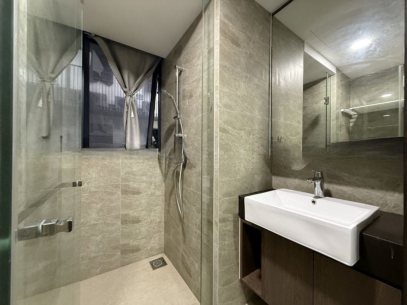 RIVERFRONT RESIDENCES 3