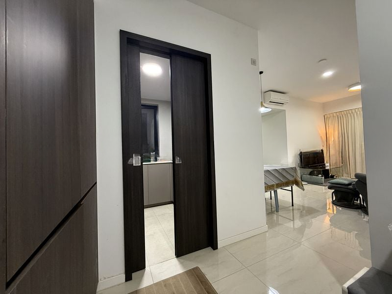 RIVERFRONT RESIDENCES 7