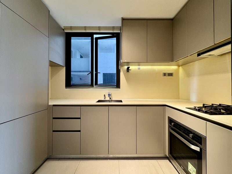 THE VENUE RESIDENCES 13