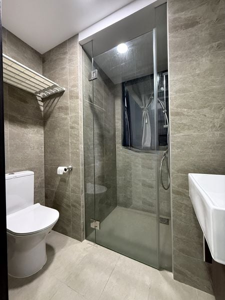 RIVERFRONT RESIDENCES 7