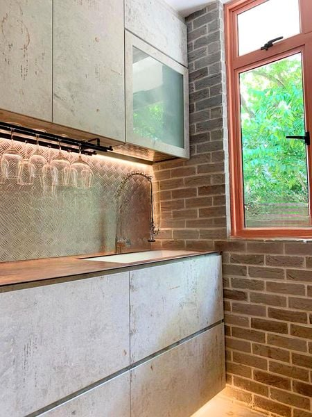 LE HILL CONDOMINIUM 10