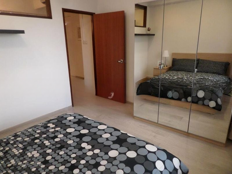 INTERNATIONAL PLAZA 5