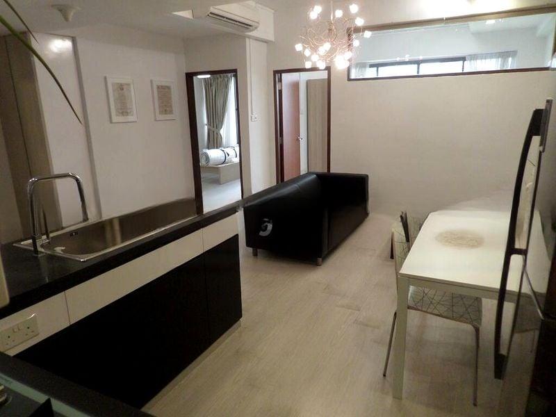 INTERNATIONAL PLAZA 12