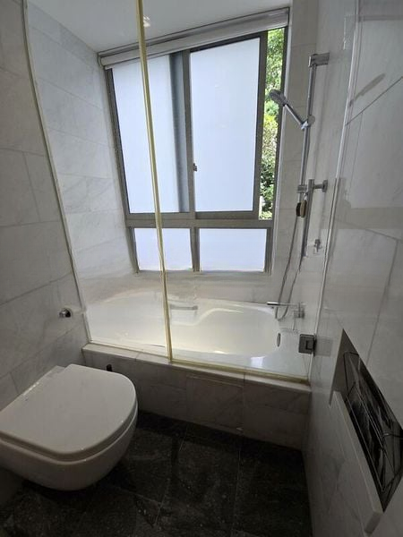 THE SEAFRONT ON MEYER 5