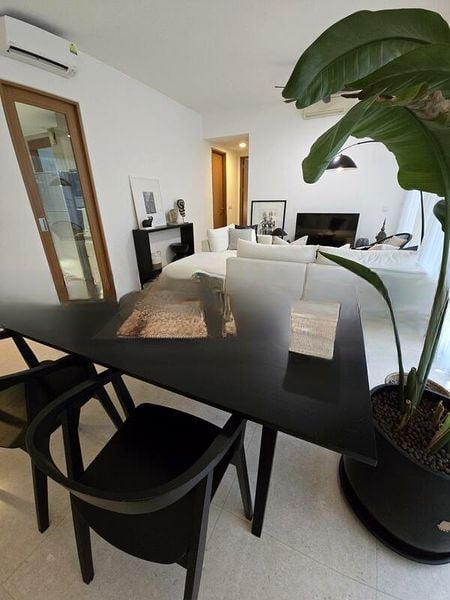 THE SEAFRONT ON MEYER 9