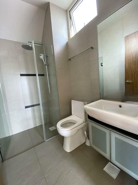 SUITES @ PAYA LEBAR 4
