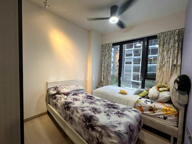 RIVERPARC RESIDENCE 9