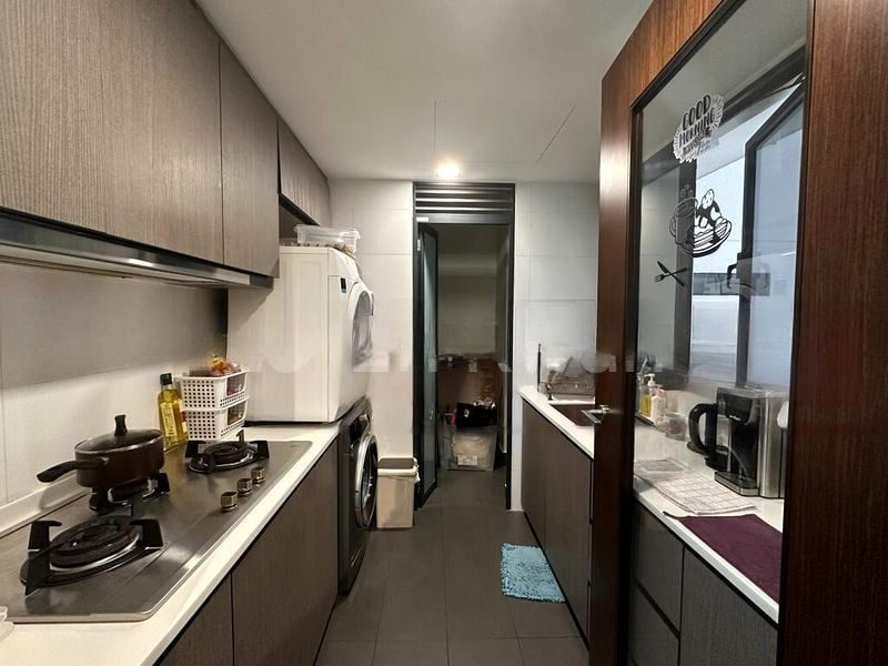 RIVERPARC RESIDENCE 12