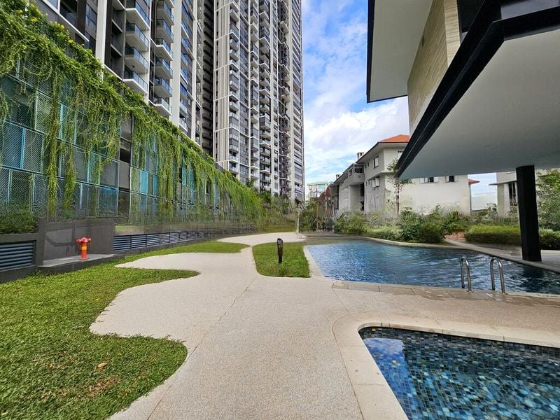 AVENUE SOUTH RESIDENCE 8