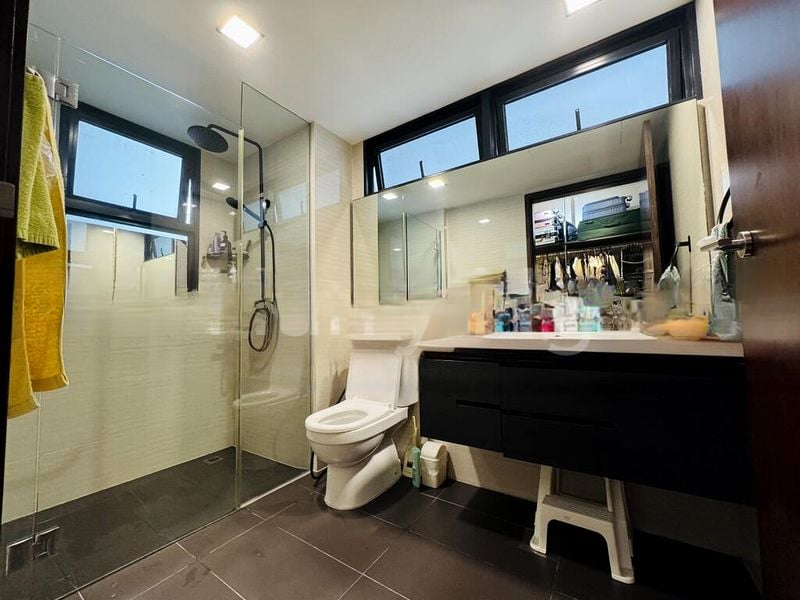 RIVERPARC RESIDENCE 7