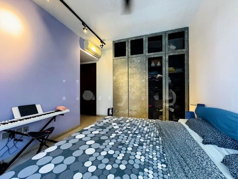 RIVERPARC RESIDENCE 9