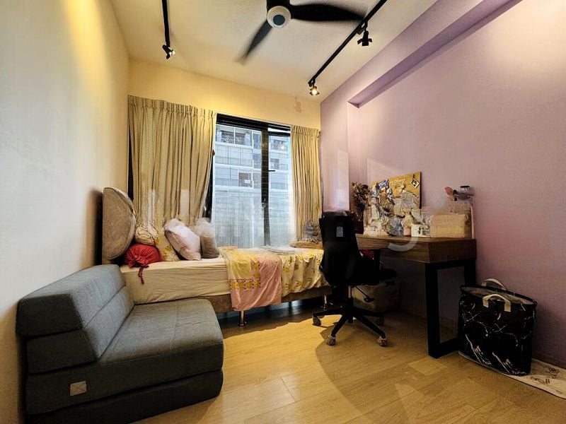 RIVERPARC RESIDENCE 4