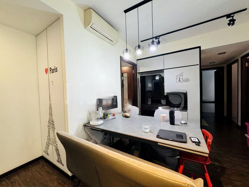RIVERPARC RESIDENCE 13