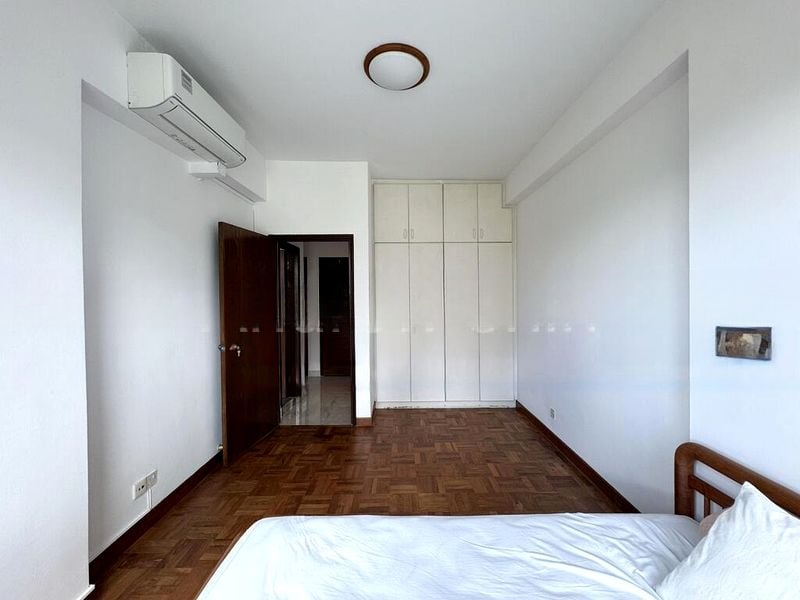 ASTOR GREEN 10