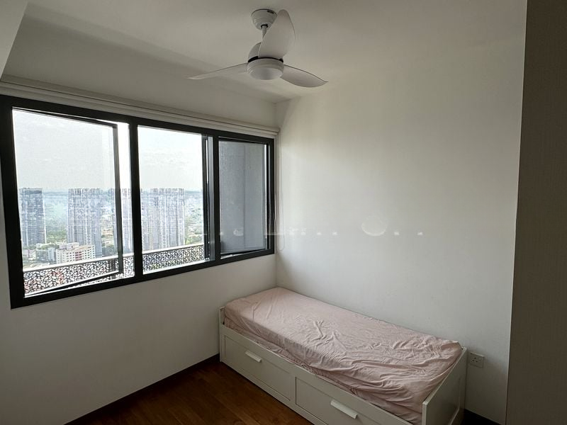 STIRLING RESIDENCES 8