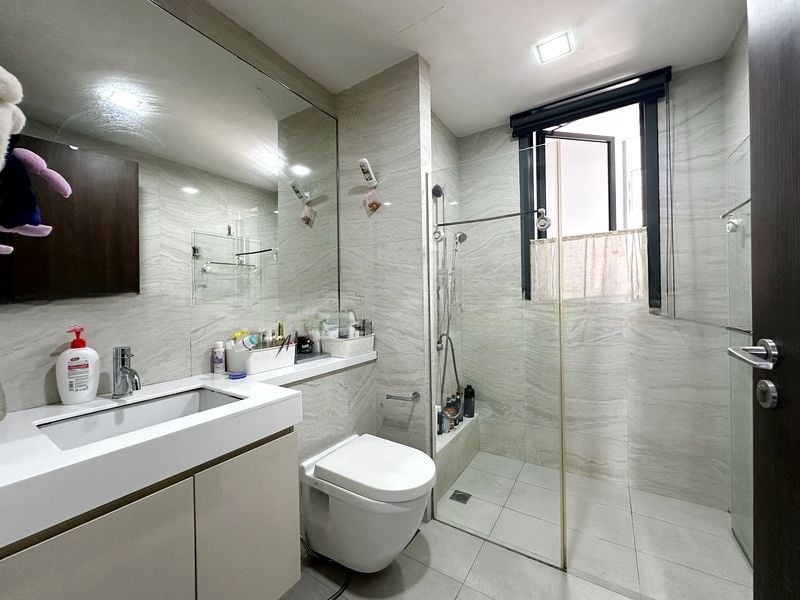 SIGNATURE AT YISHUN 11