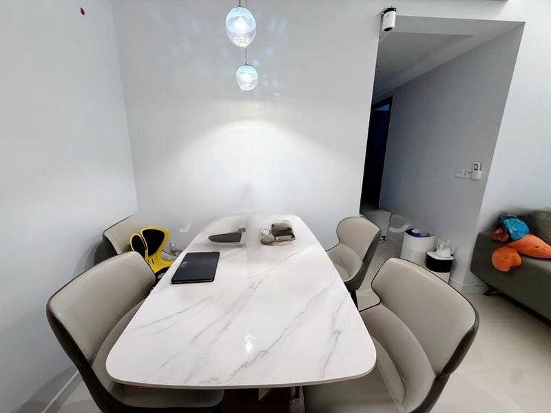 RIVERFRONT RESIDENCES 10