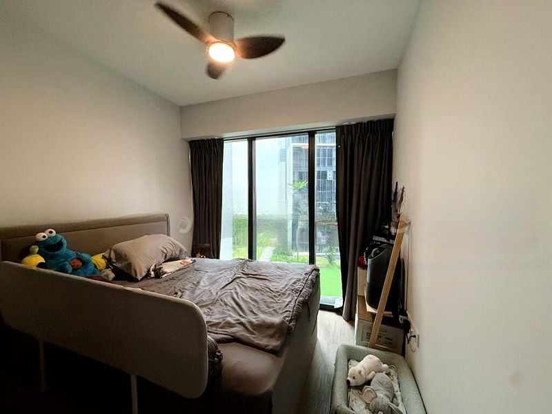 RIVERFRONT RESIDENCES 4