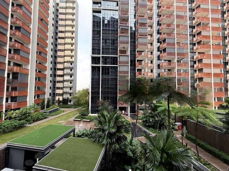 RIVERFRONT RESIDENCES 5