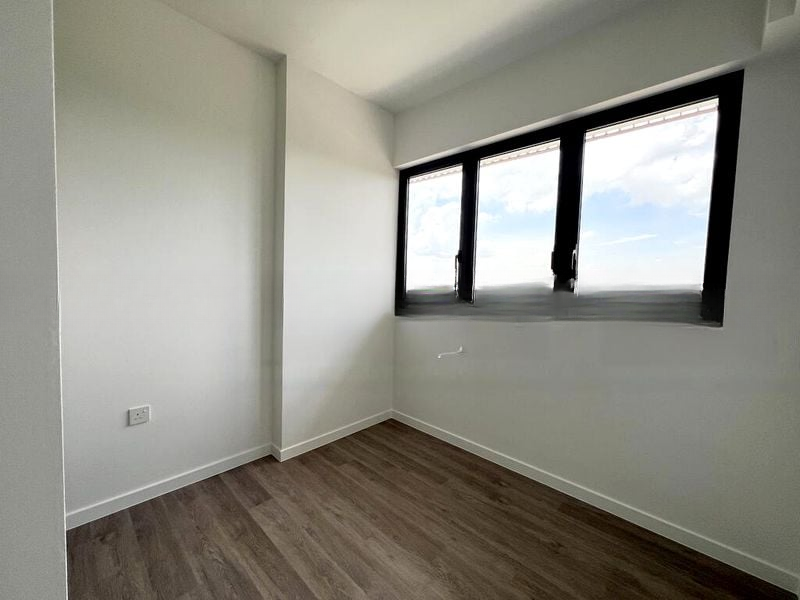 RIVERFRONT RESIDENCES 7