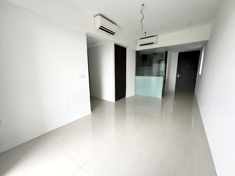 RIVERFRONT RESIDENCES 5