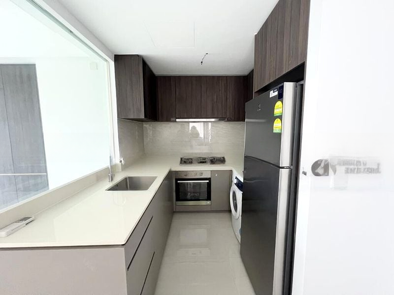 RIVERFRONT RESIDENCES 3