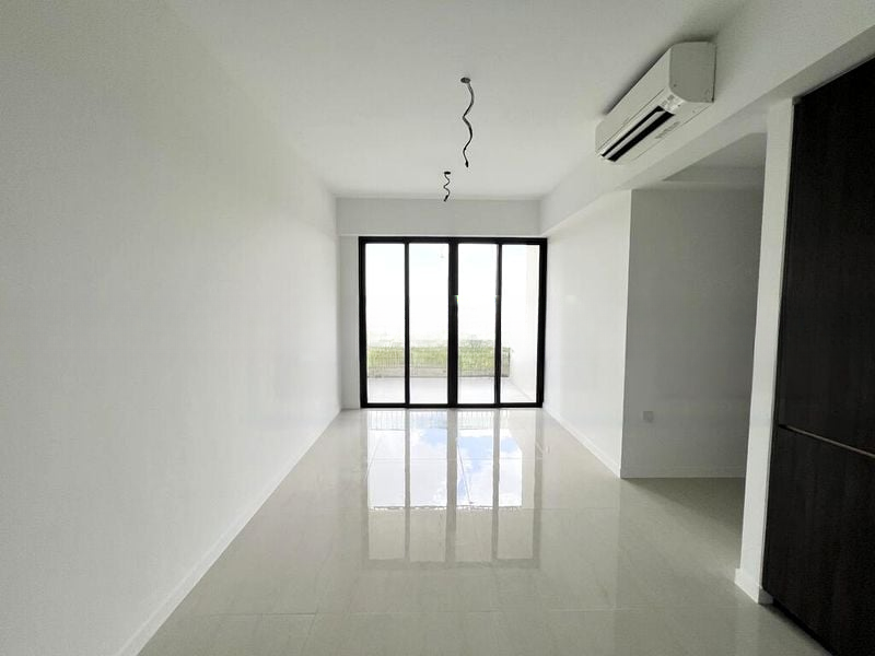 RIVERFRONT RESIDENCES 4