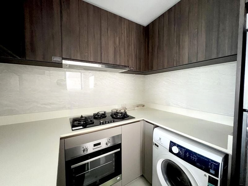 RIVERFRONT RESIDENCES 2