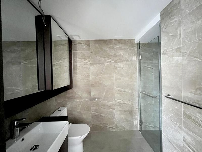 RIVERFRONT RESIDENCES 11