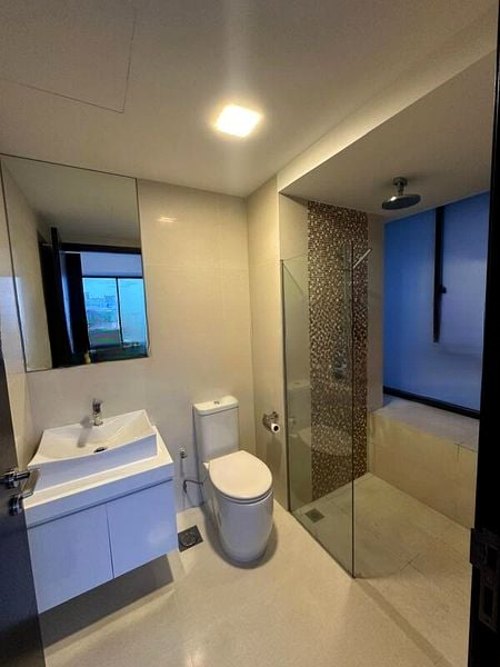 REGENT RESIDENCES 5