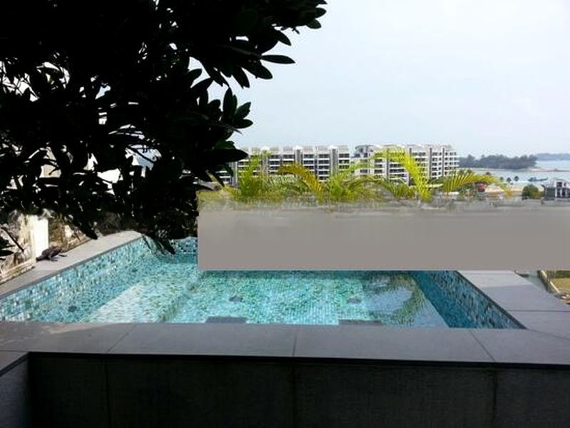 TURQUOISE 8