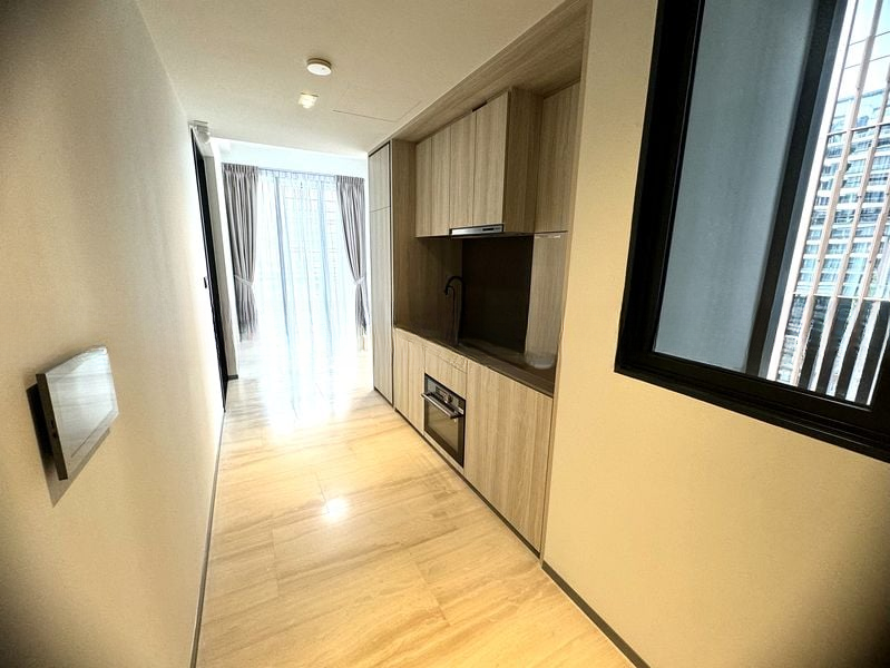 THE HYDE 9