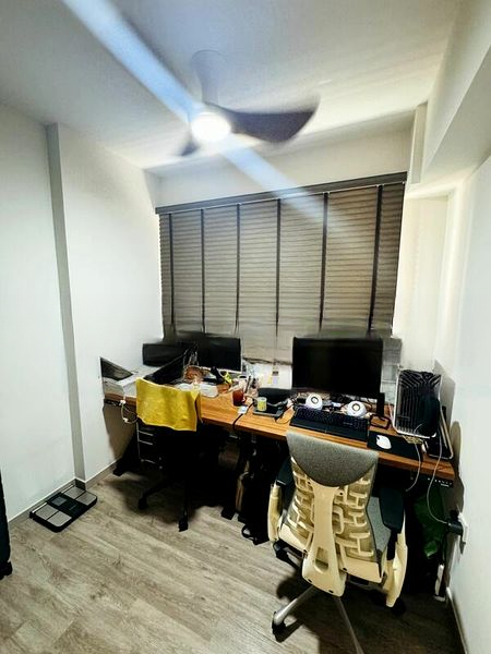 RIVERFRONT RESIDENCES 4