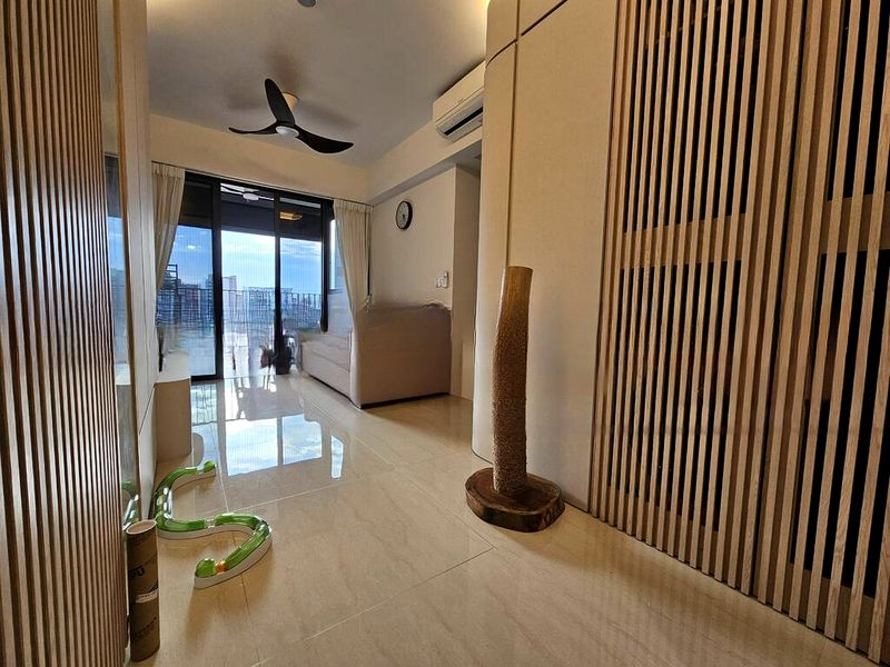 RIVERFRONT RESIDENCES 11