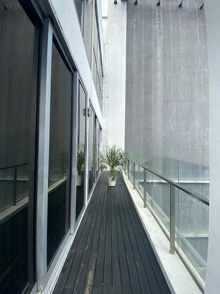 EON SHENTON 4