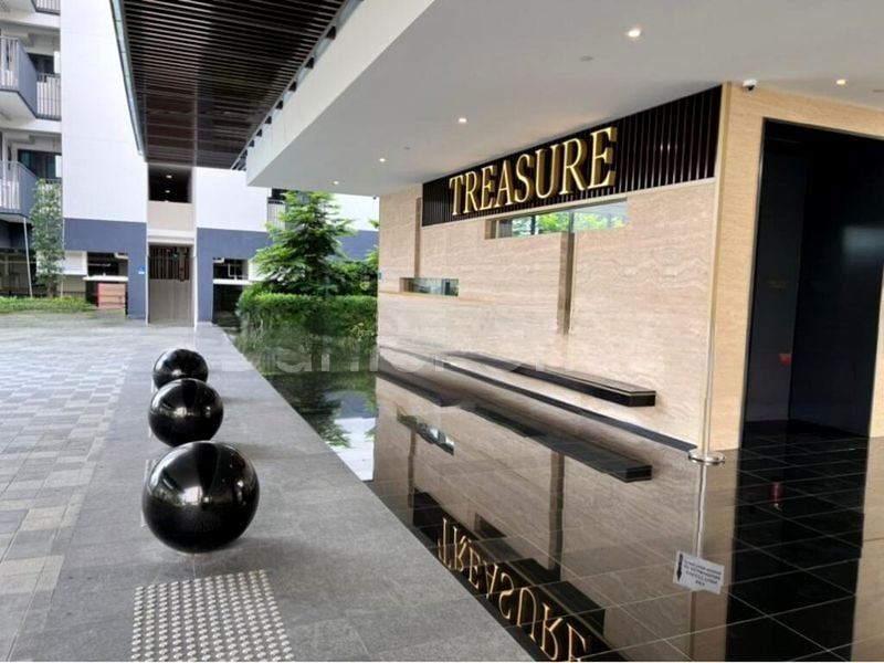 TREASURE AT TAMPINES 4