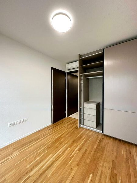 AVENUE SOUTH RESIDENCE 7