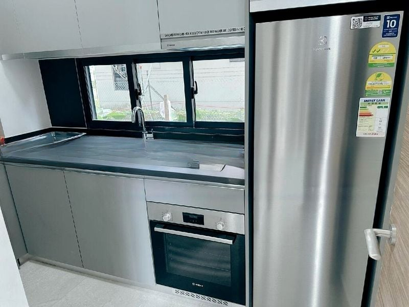 PARKWOOD RESIDENCES 8