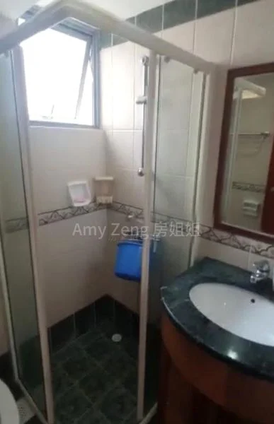 AQUARIUS BY THE PARK 4