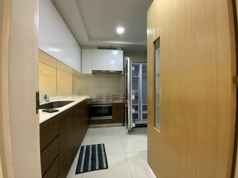 THE LAKEFRONT RESIDENCES 5