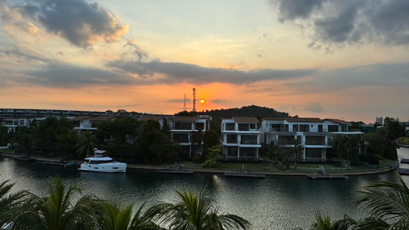 THE BERTH BY THE COVE 11