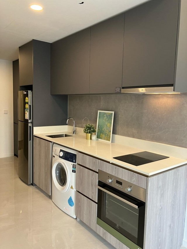 RIVERFRONT RESIDENCES 12