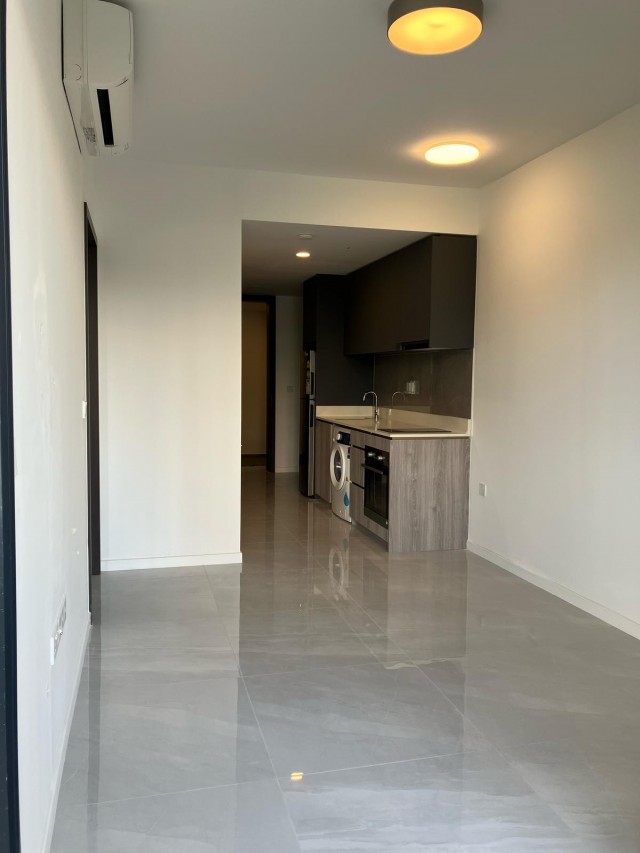 RIVERFRONT RESIDENCES 7