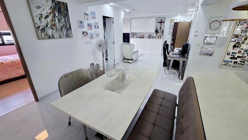 BT BATOK WEST AVE 8 10