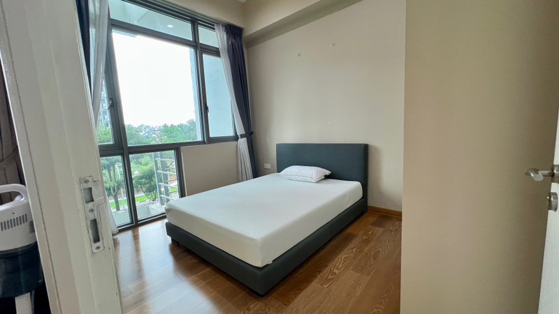 KINGSFORD . HILLVIEW PEAK 10