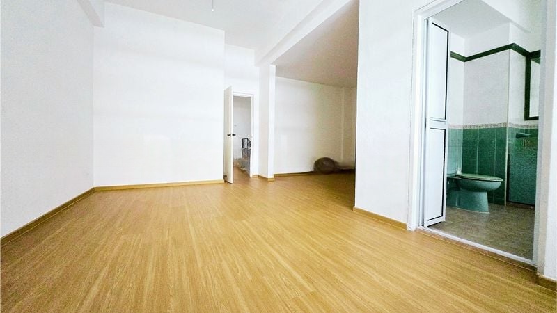 LAKEPOINT CONDOMINIUM 12