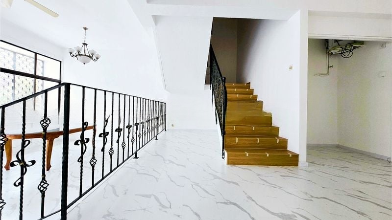 LAKEPOINT CONDOMINIUM 8