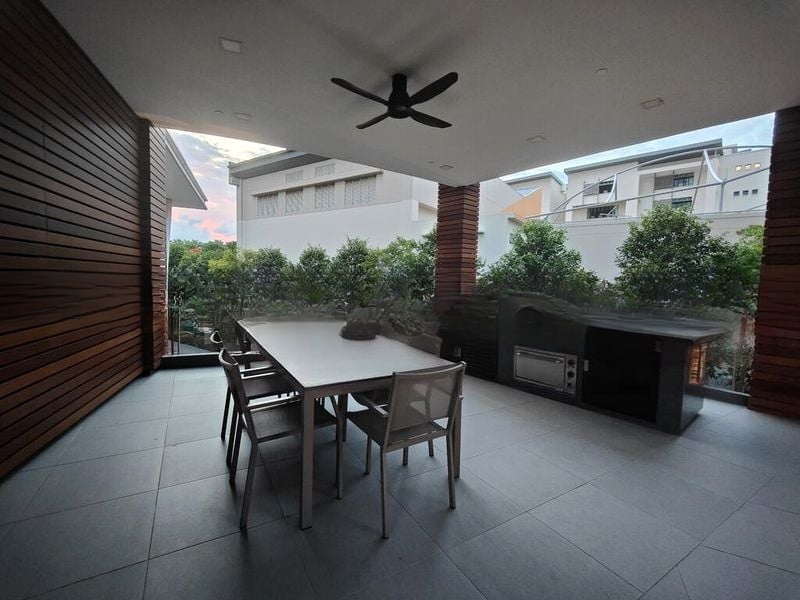 SEASIDE RESIDENCES 8