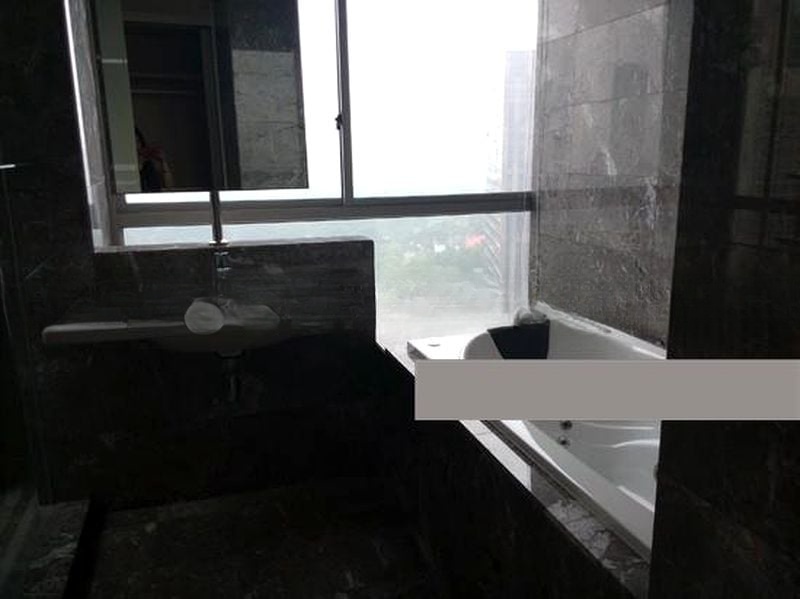 SUITES @ CAIRNHILL 8