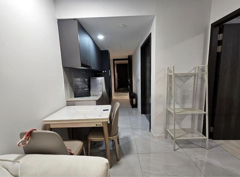 RIVERFRONT RESIDENCES 4